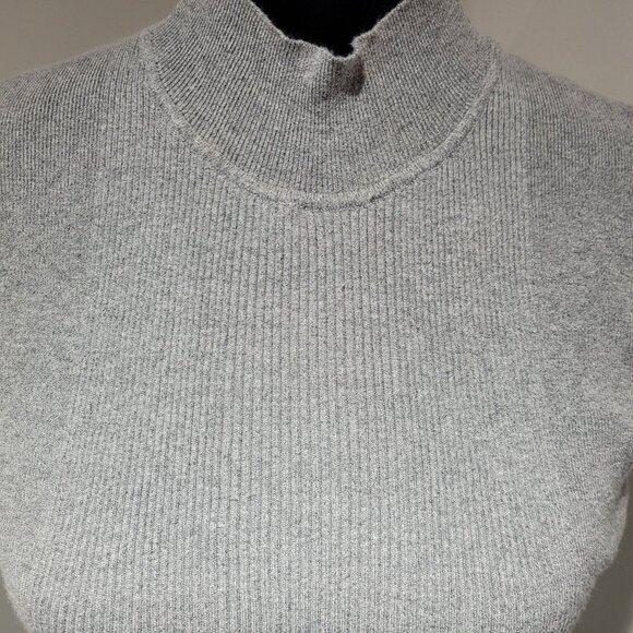 Tahari Knit Sleeveless Ribbed Mock Neck Sweater Size L Gray Stretch Minimalist - Picture 5 of 9